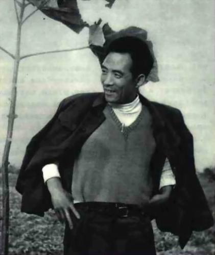 焦裕禄在兰考田间（1960 年代）