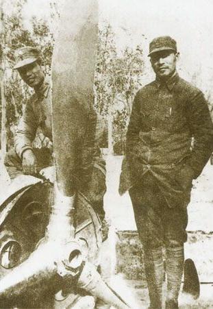 1940 年彭雪枫与张震合影
